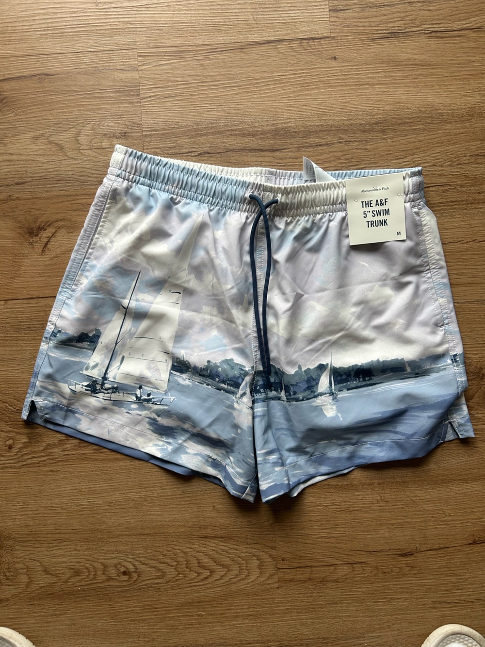 Abercrombie swim trunks 5in inseam sailboat NEW Size Medium